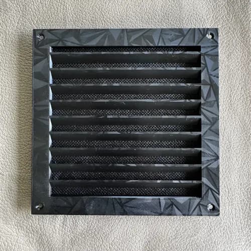 Rejilla Ventilación 15x15 Con Mosquitero Para Hueco 13x13 Negro Triángulos